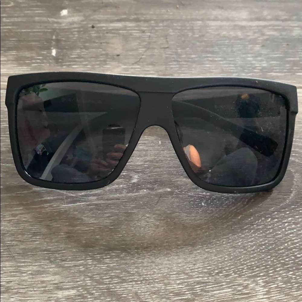 Perfect condition Quay square sunglasses